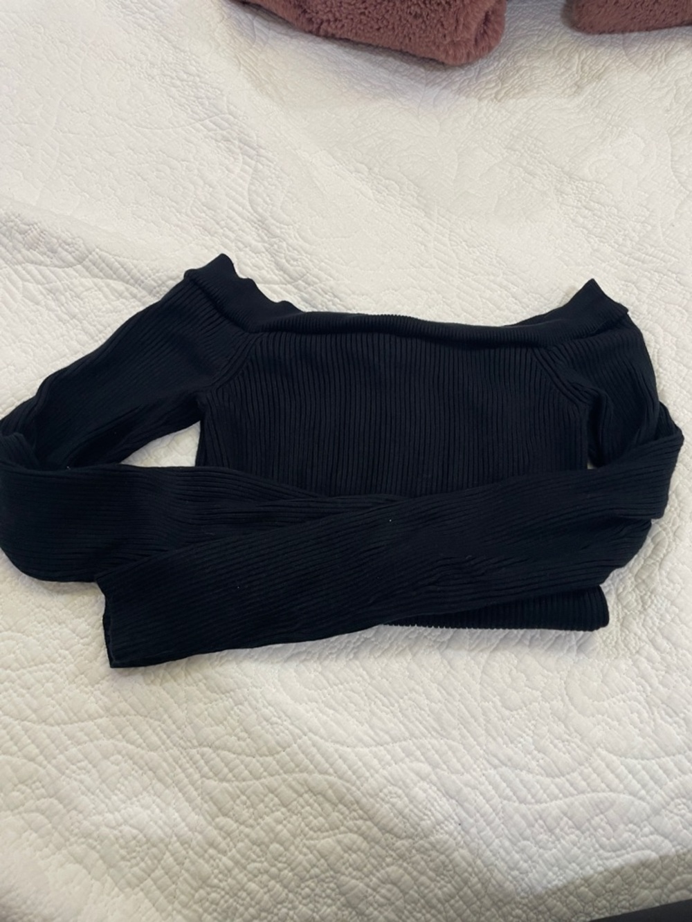 Abercrombie & Fitch Black Off-the-Shoulder Ribbed Sweater - Picture 4 of 5